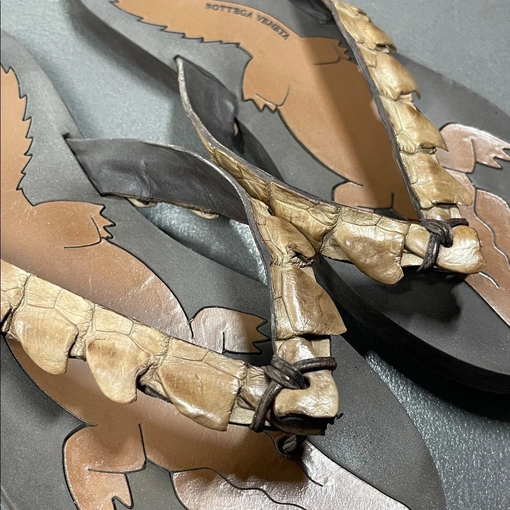 Bottega Veneta Men's Crocodile Alligator Brown Flip Flops Sandals Sz IT 41 US 8